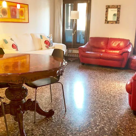 Prato Della Valle Sweet Apartment *